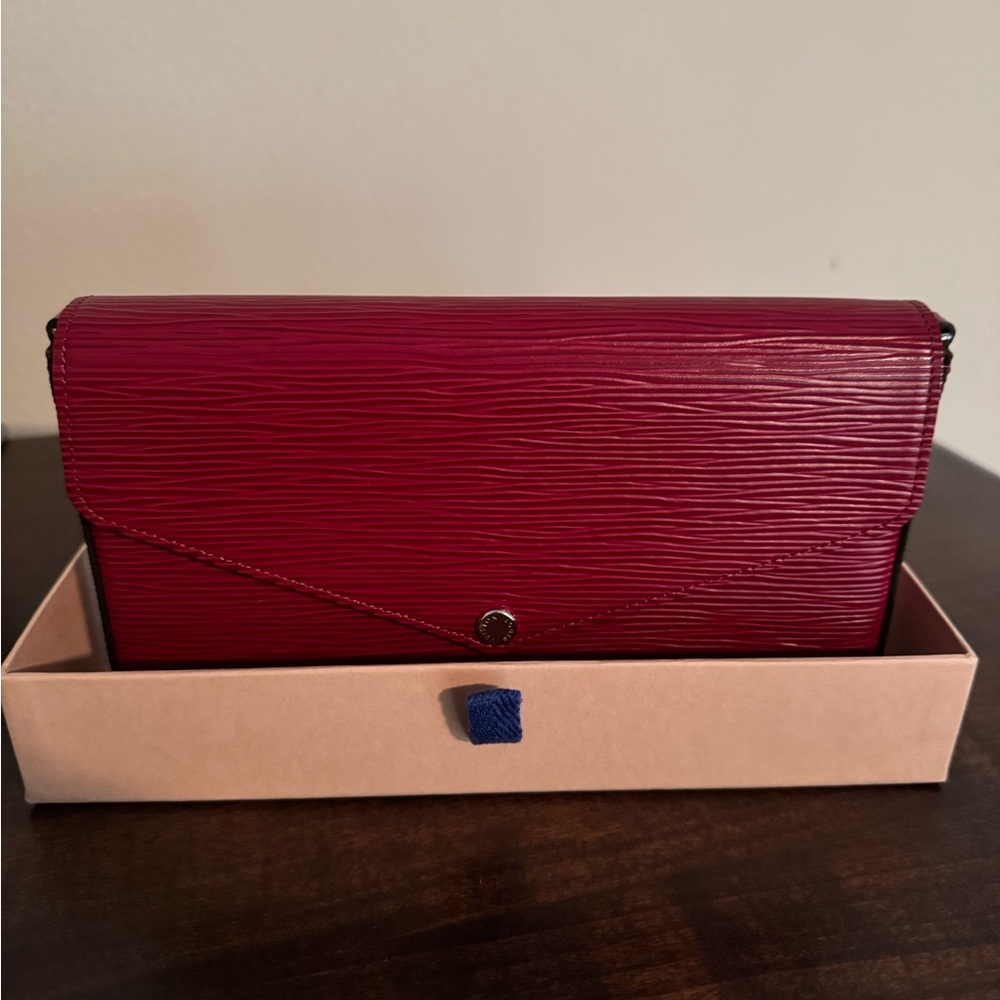 Louis Vuitton Felicie Pochette (Cherry Berry Epi Leather) - Picture 2 of 9